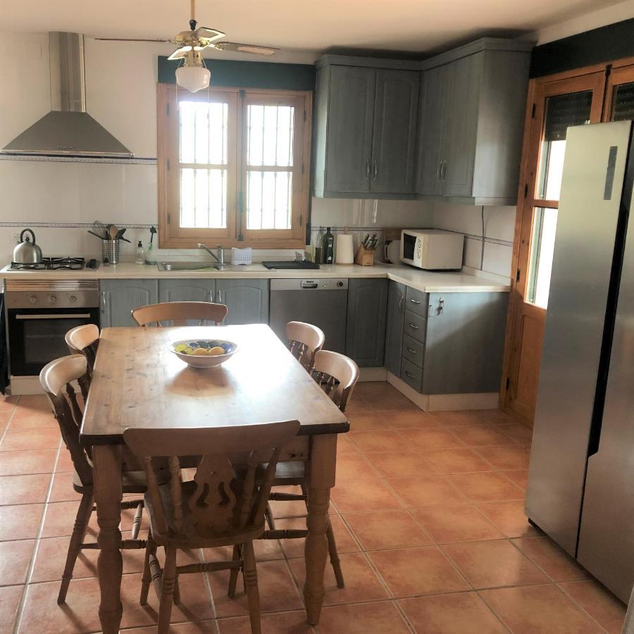 Cortijo Rocas Altas Villa Iznájar Екстериор снимка
